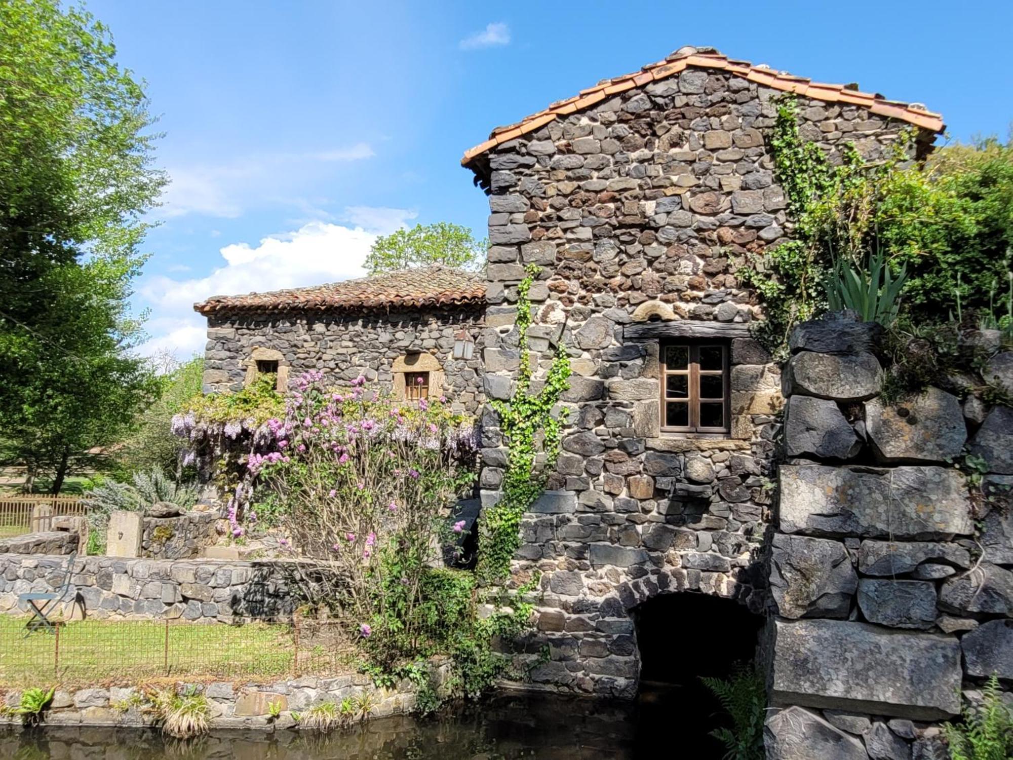 Le Moulin Bed & Breakfast